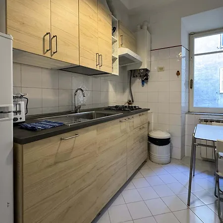 Jhhit - San Pietro First Rom